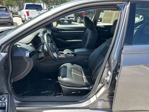 Used 2025 Nissan Altima 2.5 SR AWD/4WD image 16