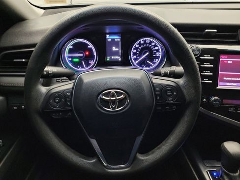 Used 2020 Toyota Camry LE w/ Carpet Mat Package image 22