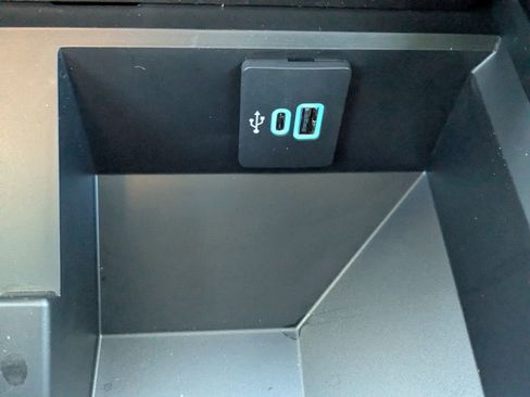 New 2026 Ford F250 Lariat w/ Black Appearance Package image 26