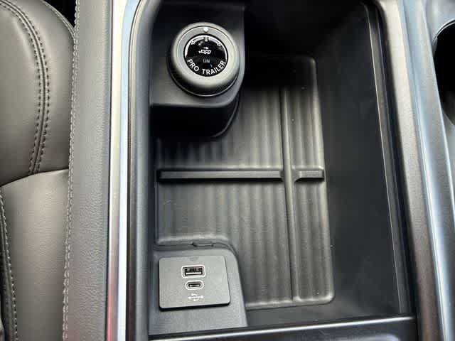 Used 2026 Ford Expedition Max Active RWD image 32