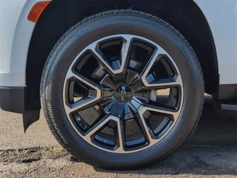 Used 2024 Chevrolet Suburban RST w/ Luxury Package image 32