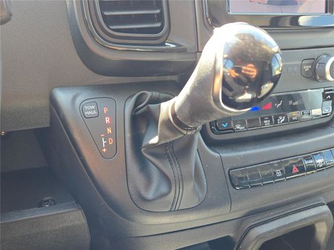 Used 2025 RAM ProMaster 2500 w/ Convenience Group image 29