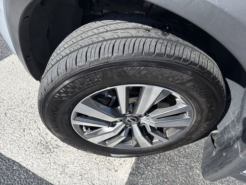 Used 2024 Nissan Pathfinder SL image 7