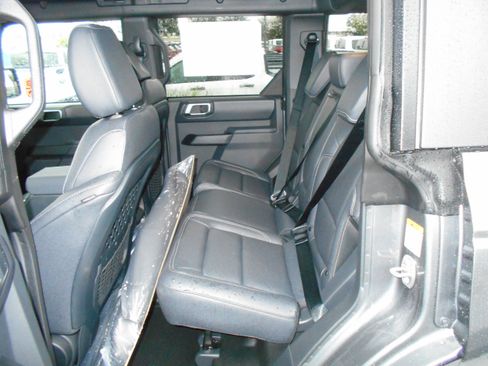 New 2025 Ford Bronco Badlands w/ Sasquatch Package image 29