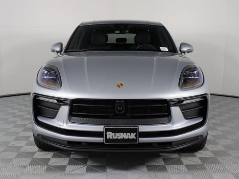 Used 2025 Porsche Macan image 10