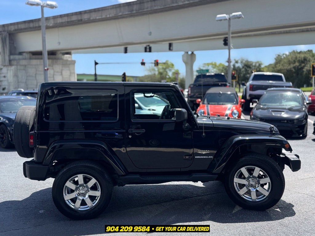 Used 2013 Jeep Wrangler Sahara w/ Connectivity Group AWD/4WD image 9