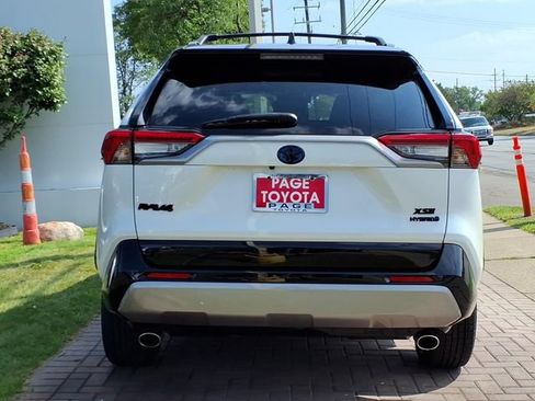 Certified 2022 Toyota RAV4 XSE w/ XSE Grade Weather Package AWD/4WD image 5