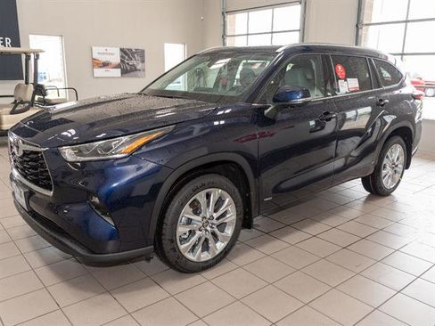New 2026 Toyota Highlander Limited AWD/4WD image 4