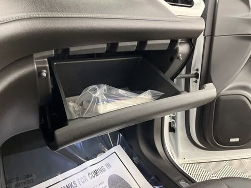 Used 2023 GMC Acadia SLT w/ Elevation Edition image 38