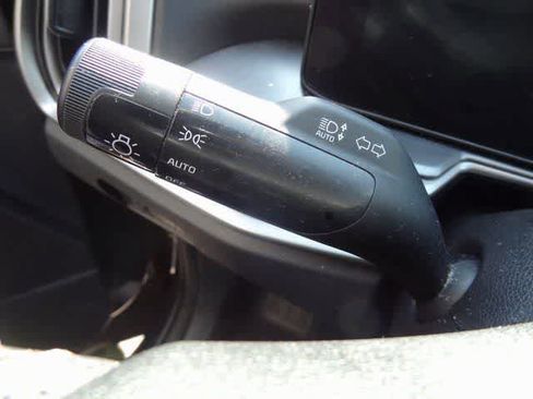 Used 2024 Kia Sorento S image 12