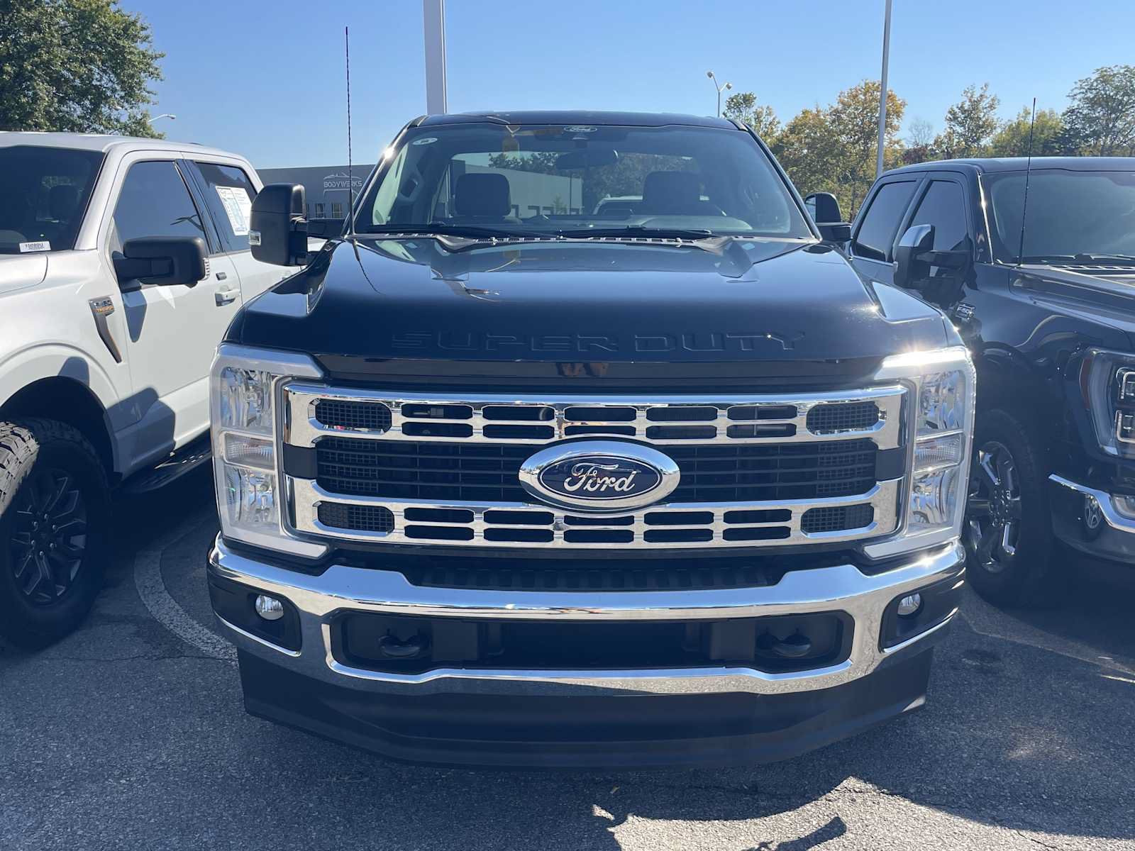 Used 2025 Ford F350 XLT AWD/4WD image 2