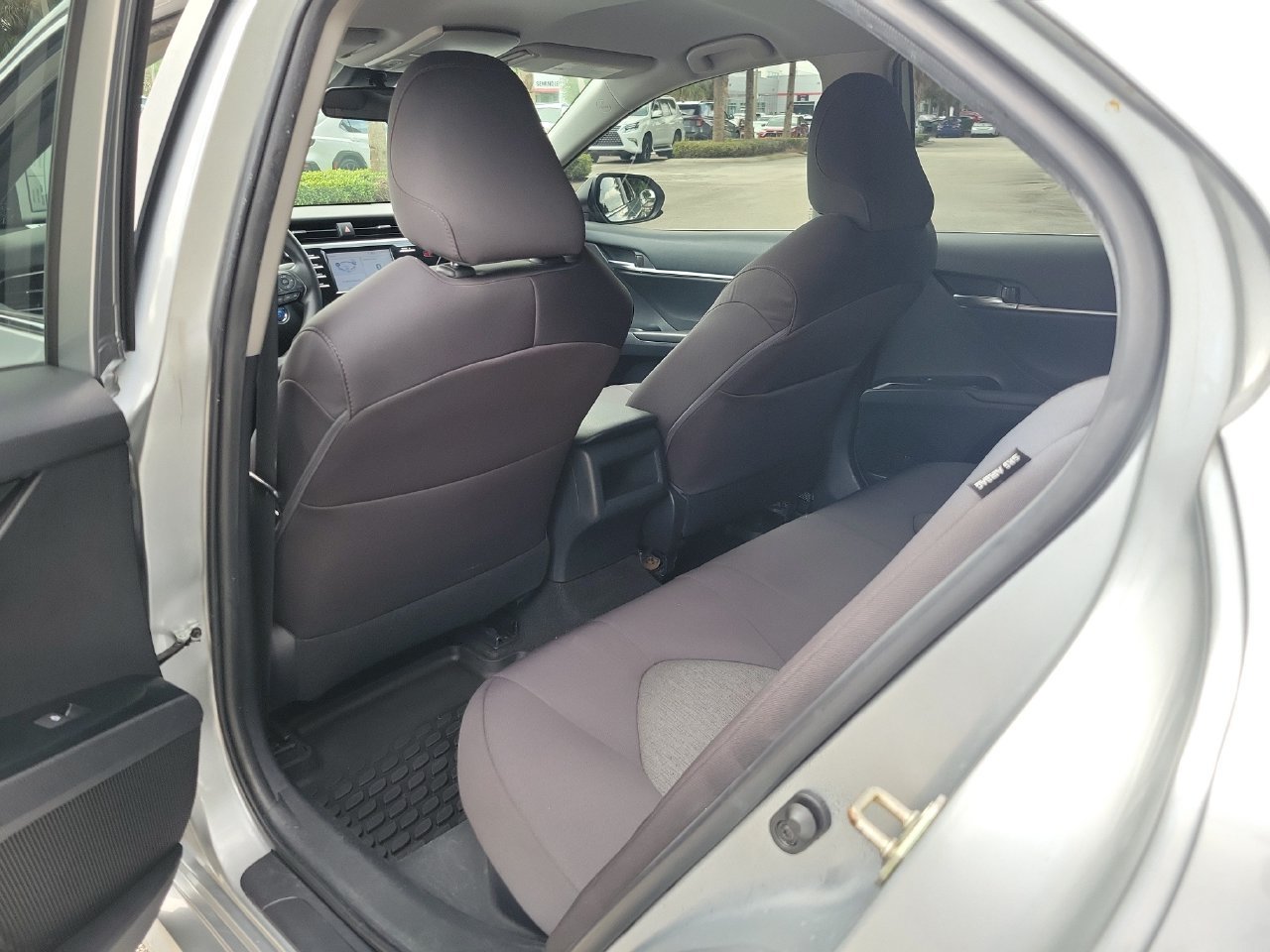 Used 2019 Toyota Camry LE FWD image 9