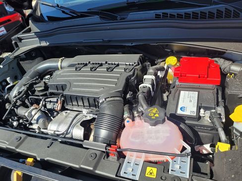 New 2023 Jeep Renegade Trailhawk image 20