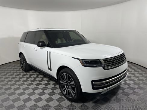 Used 2025 Land Rover Range Rover SE image 7
