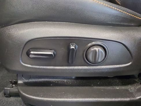 Used 2020 Chevrolet Equinox Premier AWD/4WD image 16