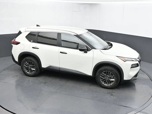 Used 2023 Nissan Rogue S AWD/4WD image 34