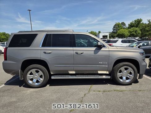 Used 2018 Chevrolet Tahoe LT w/ LT Signature Package AWD/4WD image 3