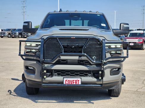 Used 2025 RAM 3500 Limited AWD/4WD image 2