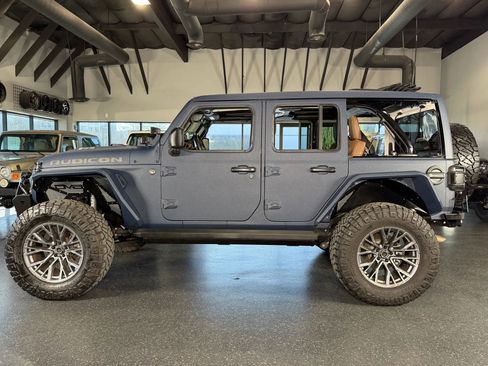 Used 2023 Jeep Wrangler Unlimited Rubicon 392 AWD/4WD image 17