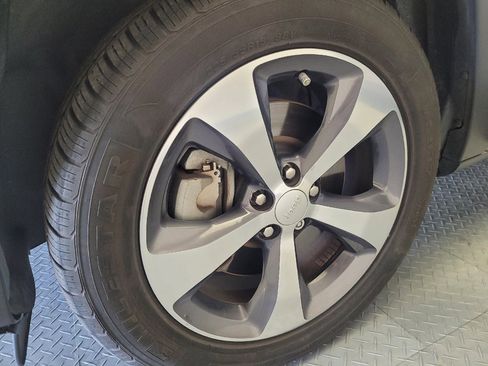 Used 2019 Jeep Cherokee Limited w/ Luxury Group image 31