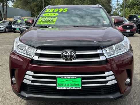 Used 2018 Toyota Highlander XLE AWD/4WD image 2