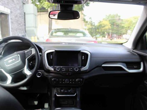 Used 2020 GMC Terrain SLT FWD image 28