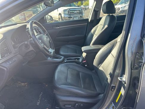 Used 2017 Hyundai Elantra Limited w/ Cargo Package FWD image 5