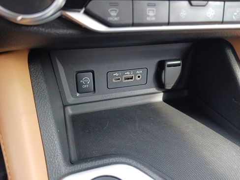 Used 2024 Nissan Sentra SV w/ SV Premium Package FWD image 16