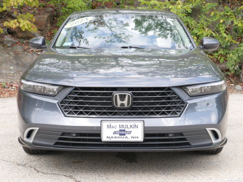 Used 2024 Honda Accord Touring image 2