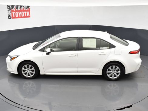 Used 2025 Toyota Corolla LE FWD image 17