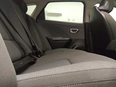 Used 2025 Kia K4 FWD image 19