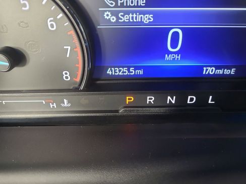 Used 2022 Ford Explorer XLT image 10