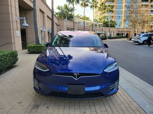 Used 2018 Tesla Model X 75D AWD/4WD image 4