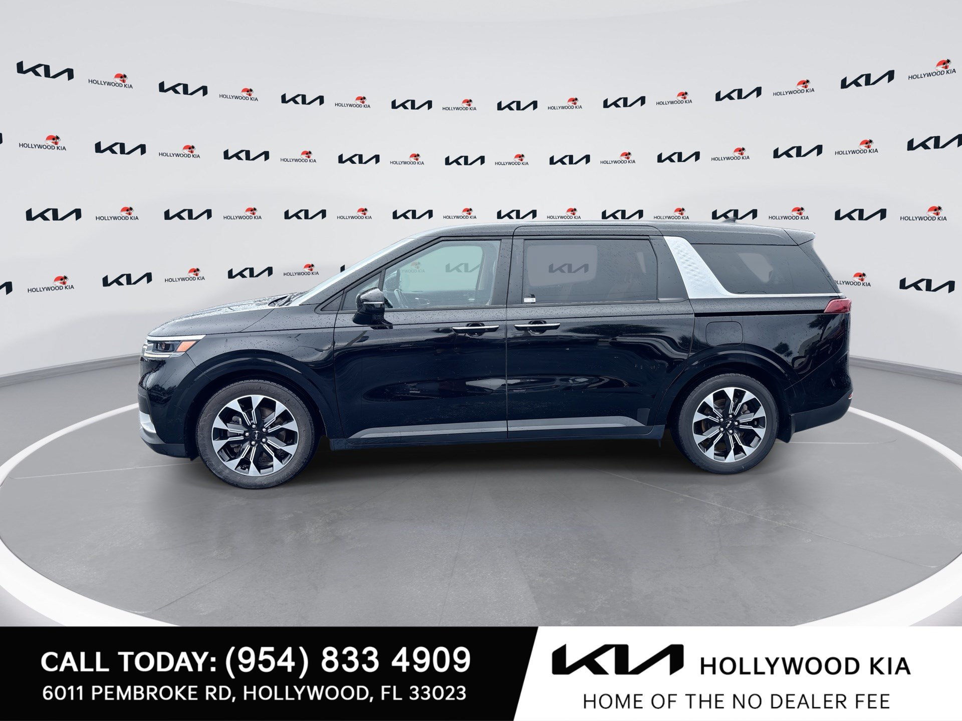 Used 2022 Kia Carnival EX FWD image 5
