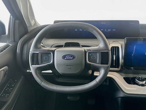 Used 2025 Ford Expedition Active image 18