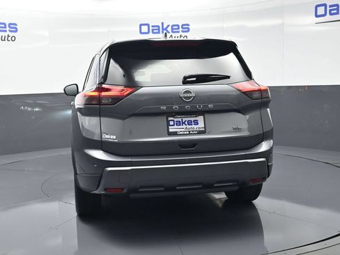 Used 2025 Nissan Rogue SL FWD image 7