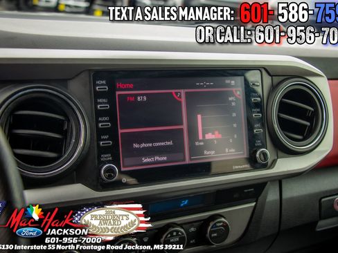 Used 2021 Toyota Tacoma SR5 AWD/4WD image 14