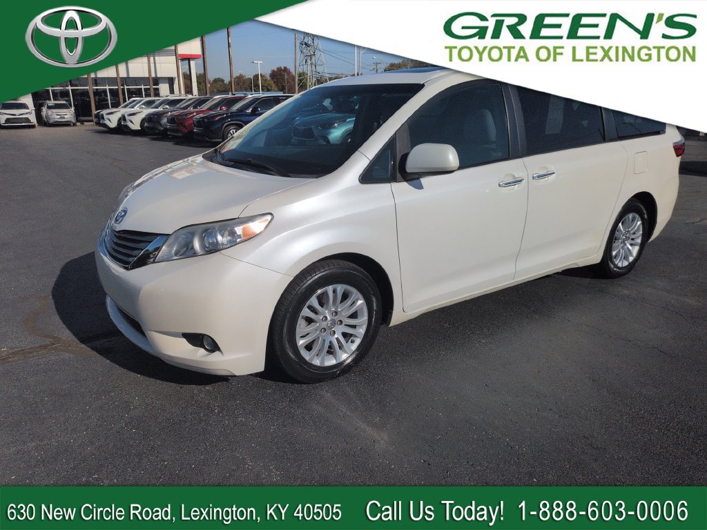 Used 2017 Toyota Sienna FWD 360° Tour