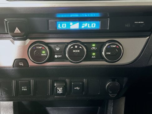 Used 2021 Toyota Tacoma TRD Off-Road image 22