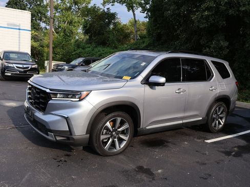 Certified 2024 Honda Pilot Elite image 4