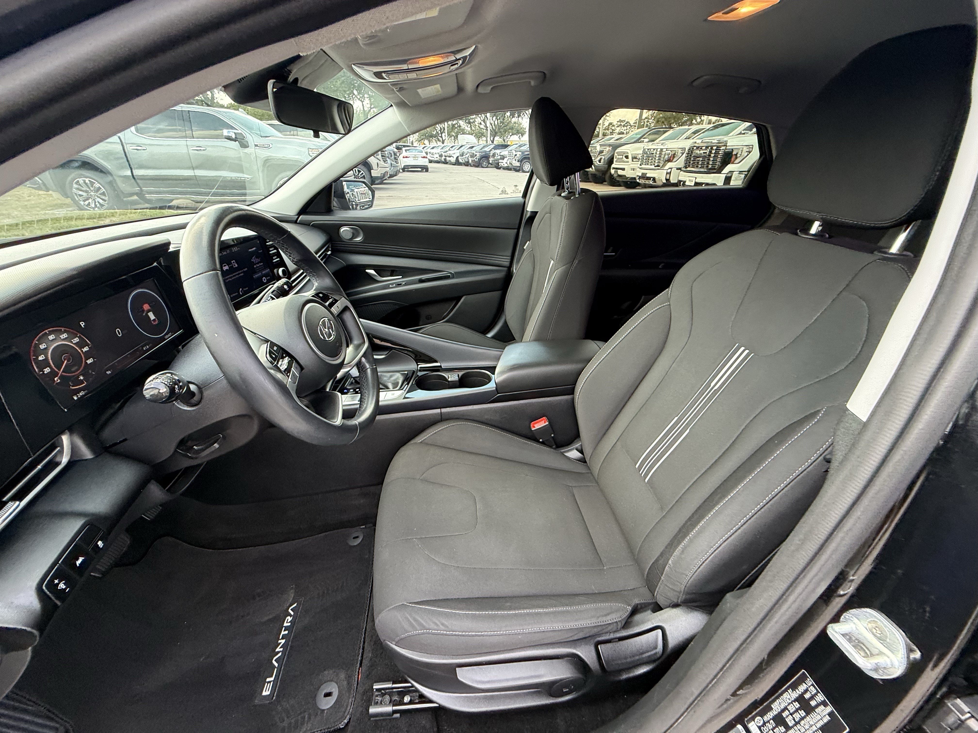 Used 2022 Hyundai Elantra SEL w/ Convenience Package FWD image 27
