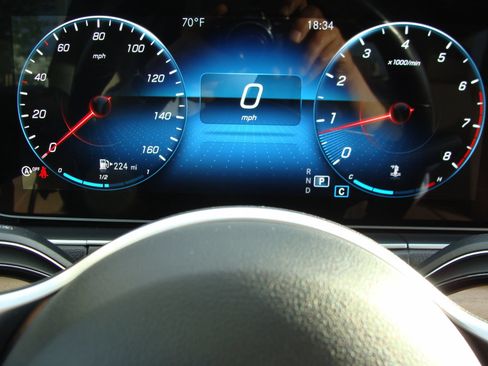 Used 2021 Mercedes-Benz GLE 350 4MATIC image 15