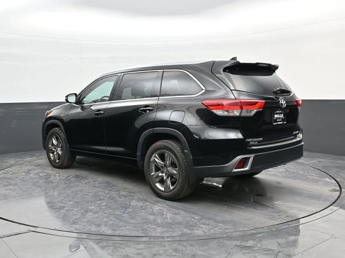 Used 2018 Toyota Highlander Limited Platinum image 5