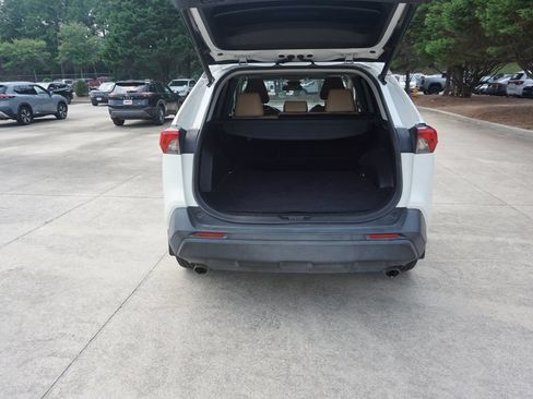 Used 2021 Toyota RAV4 XLE Premium FWD image 15