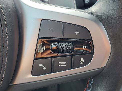 Certified 2025 BMW X7 M60i AWD/4WD image 14