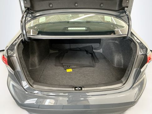 Used 2025 Toyota Corolla LE FWD image 27