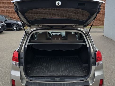 Used 2014 Subaru Outback 2.5i Premium w/ Moonroof Package image 7
