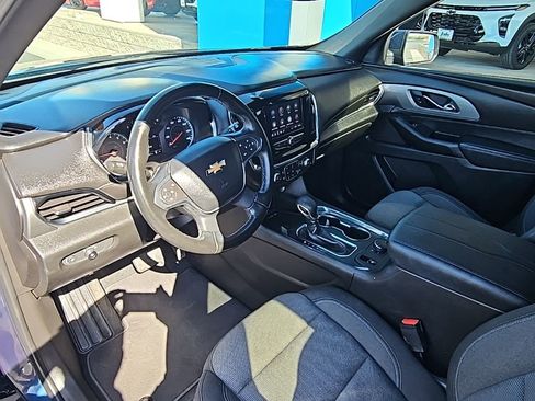 Used 2023 Chevrolet Traverse LT image 15