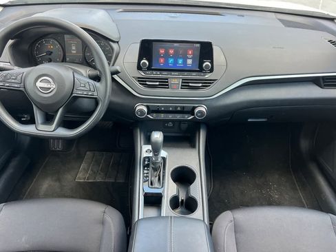 Used 2024 Nissan Altima 2.5 S image 4