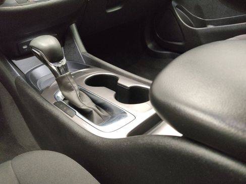 Used 2021 Chevrolet Malibu LS FWD image 26